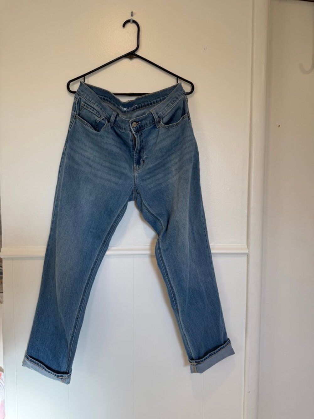 Old Navy Wow Boyfriend Mid-Rise Jeans Medium Wash - 12